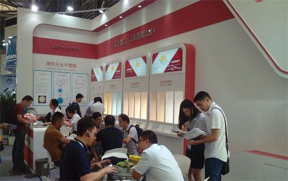 立洋光電(dian)-2014年(nian)上海國(guo)際(ji)照明展(zhan)圓滿結束