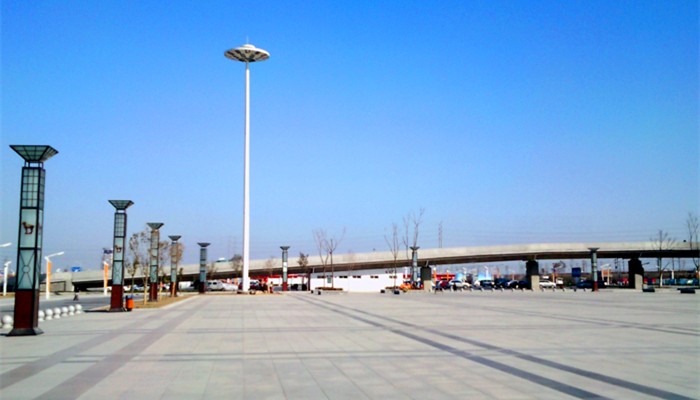 廣(guang)西桺(liu)州大(da)型生(sheng)活廣(guang)場(chang)LED高(gao)杆燈照明工(gong)程(cheng)